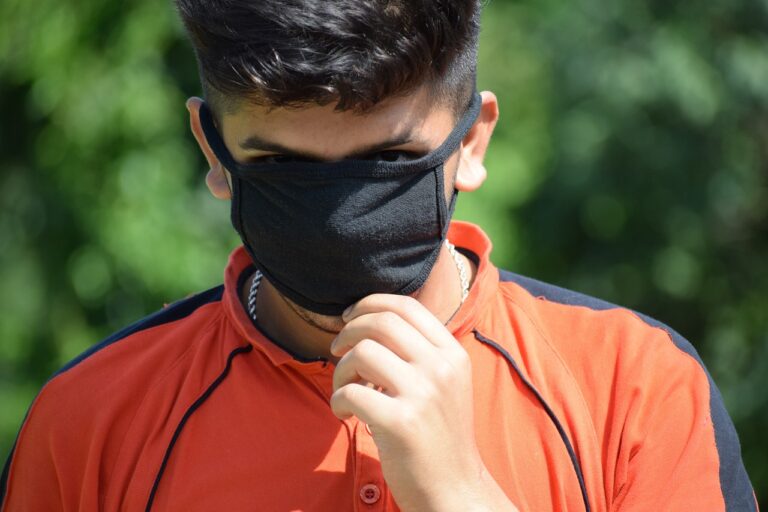 Analyzing the Health Benefits of Herbal Supplements for Adrenal Support